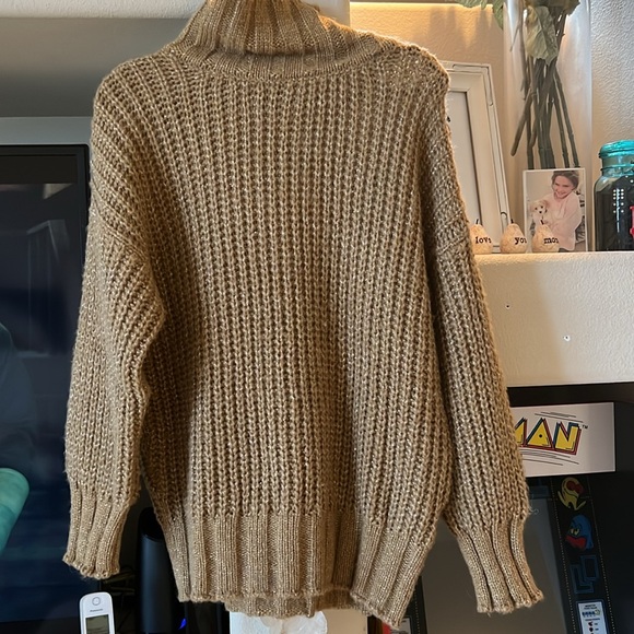 Guess by Marciano Sweaters - NWT $170 MARCIANO By GUESS ITALY LIMITED EDITION  Wool-Blend Chain Sweater sz L